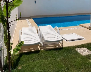 Çeşme Alaçatı'da Merkezi Konumda, Özel Havuzlu, Konforlu Villa - 1