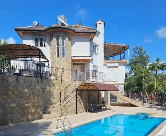 Alanya Avsallar'da Elverişli Konumda, Özel Havuzlu, Konforlu Villa - 1