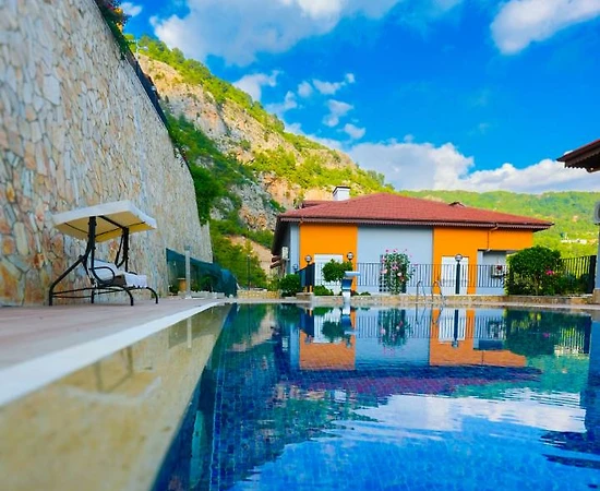 Alanya Bektaş'ta Nezih Konumda, Ortak Havuzlu, Konforlu Suite - 1