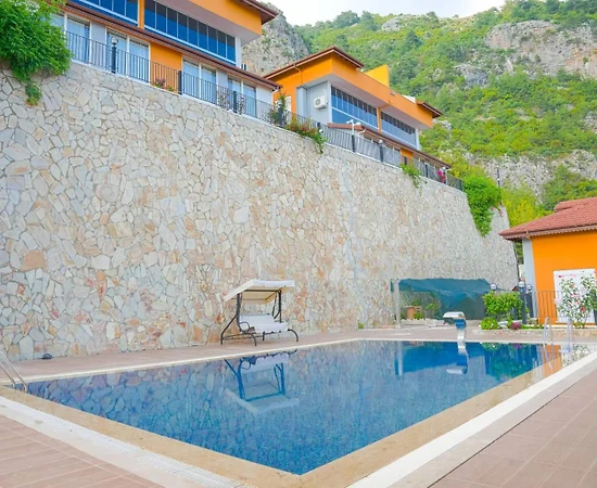 Alanya Bektaş'ta Tesis İçerisinde, Ortak Havuzlu, Konforlu Suite - 1