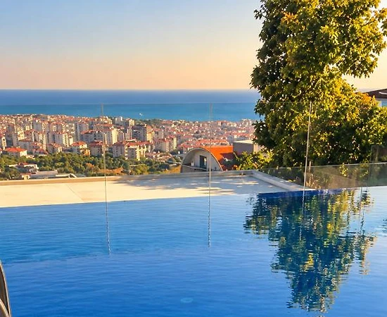Alanya Büyükhasbahçe'de Huzurlu Konumda, Özel Havuzlu, Modern Villa - 1