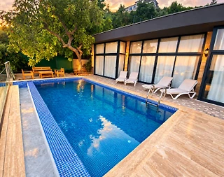 Alanya Büyükhasbahçe'de Modern Tasarımlı, Özel Havuzlu, 2+1 Villa - 1