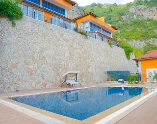 Alanya Bektaş'da Tesis İçerisinde, Ortak Havuzlu, Özel Plajlı Suite - 5