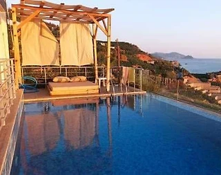 Alanya Uğrak'da Panoramik Deniz Manzaralı, Özel Havuzlu, Lüks Villa - 4