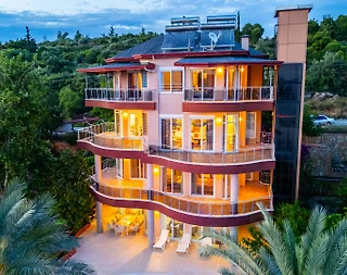 Alanya Gazipaşa'da Geniş Ailelere Uygun, Özel Havuzlu, 7+2 Villa - 1
