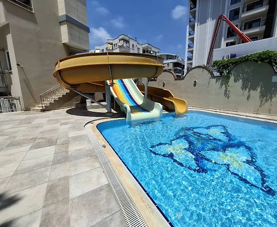 Alanya Güllerpınarı'nda Denize Yakın, Ortak Havuzlu, 3 Kişilik Suit - 1