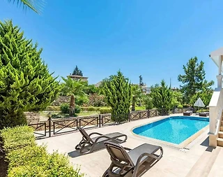 Alanya İncekum'da Modern Tasarımlı, Özel Havuzlu, Konforlu Villa - 4