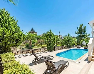 Alanya İncekum'da Modern Tasarımlı, Özel Havuzlu, Konforlu Villa - 4