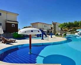 Alanya İncekum'da Site İçerisinde, Ortak Havuzlu, Bahçeli Villa - 2