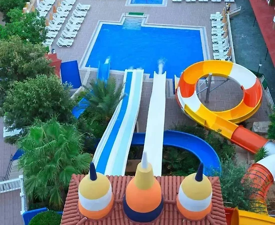 Alanya Kestel'de Aquaparklı, Ortak Havuzlu, 2+1 Tatil Evi - 1