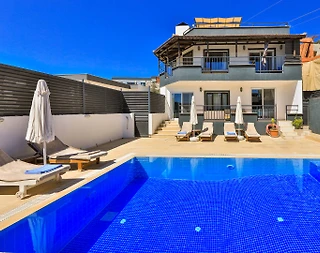 Kaş İslamlar'da Sakin Konumda, Özel Havuzlu, 3+1 Villa - 1