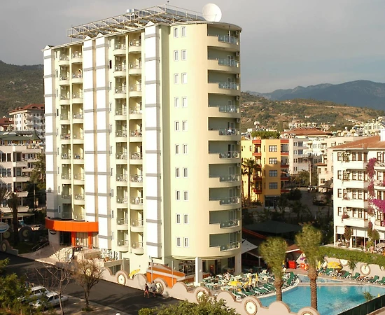 Alanya Güllerpınarı'nda Tesis İçerisinde, Ortak Havuzlu, Kiralık Suit - 1