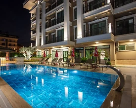 Alanya Oba'da Özel Plajlı, Ortak Havuzlu, Konforlu Suite - 2