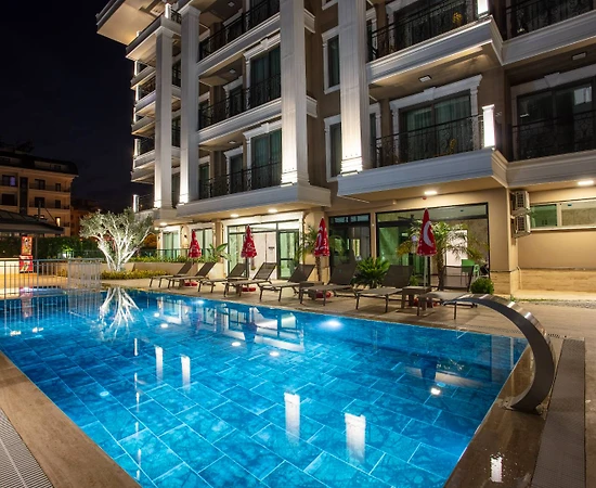 Alanya Oba'da Özel Plajlı, Ortak Havuzlu, Konforlu Suite - 1