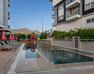 Alanya Oba'da Özel Plajlı, Ortak Havuzlu, Konforlu Suite - 4