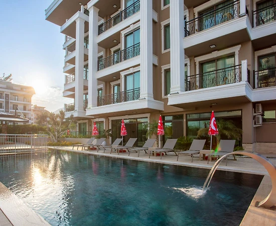 Alanya Oba'da Merkezi Konumda, Ortak Havuzlu, 1+0 Suite - 1