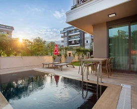 Alanya Oba'da Tesis İçerisinde, Özel Havuzlu, Konforlu Suite - 3