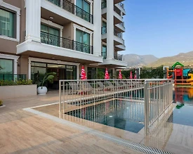 Alanya Oba'da Özel Plajlı, Ortak Havuzlu, Konforlu Suite - 3