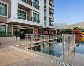Alanya Oba'da Özel Plajlı, Ortak Havuzlu, Konforlu Suite - 3