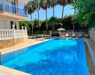 Alanya'da Denize Yakın, Özel Havuzlu, Jakuzili, Lüks Villa - 4