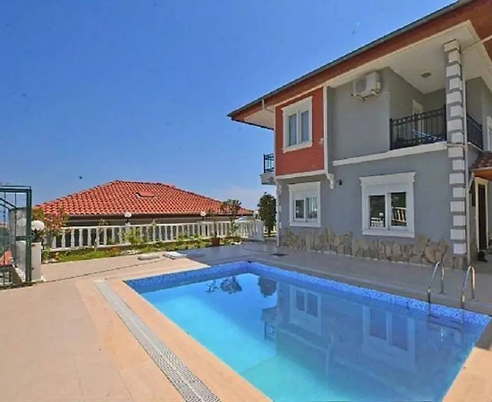 Alanya Tepe'de Deniz ve Orman Manzaralı, Özel Havuzlu, Lüks Villa - 1
