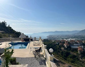 Alanya Kargıcak'ta Deniz Manzaralı, Özel Havuzlu, Ferah Villa - 2
