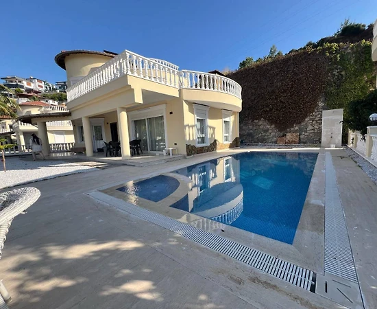 Alanya Kargıcak'ta Deniz Manzaralı, Özel Havuzlu, Ferah Villa - 1