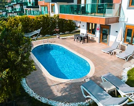 Alanya'da Merkezi Konumda, Deniz Manzaralı, Isıtmalı Havuzlu Villa - 3