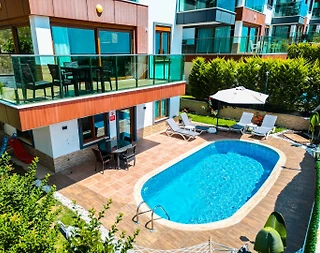 Alanya'da Muhteşem Deniz Manzaralı, Özel Havuzlu, Geniş Villa - 3