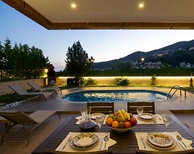 Alanya'da Muhteşem Deniz Manzaralı, Özel Havuzlu, Geniş Villa - 2