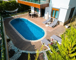 Alanya'da Muhteşem Deniz Manzaralı, Özel Havuzlu, Geniş Villa - 4
