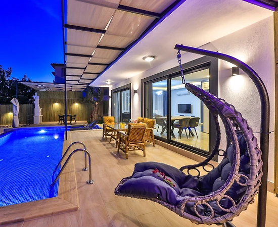 Antalya Kaş'ta Huzurun Kucağında, Özel Havuzlu, Jakuzili, Modern Villa - 1