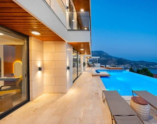 Kaş Kalkan'da Göz Alıcı Manzaralı, Sonsuzluk Havuzlu, Olanaklı Villa - 3