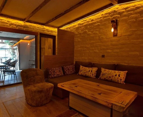 Ankara Çankaya'da Ortak Havuzlu, 2 Kişilik, Kiralık Ev - 1