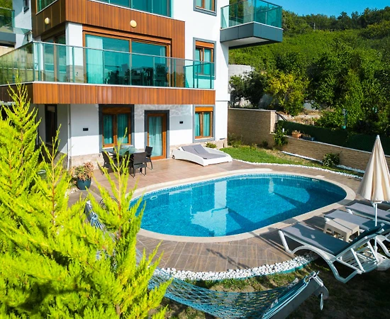 Antalya Alanya'da Deniz Manzaralı, Özel Havuzlu, 12 Kişilik Villa - 1