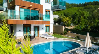 Sea View Villa with Private Pool for 12 Persons in Alanya, Antalya