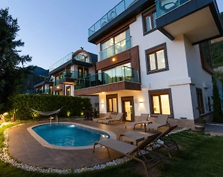 Antalya Alanya'da Geniş Ailelere Uygun, Özel Havuzlu, 5+1 Villa - 2