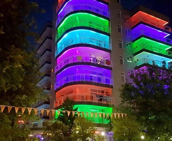 Antalya Alanya'da Merkezi Konumda, Ortak Havuzlu, Balkonlu Suite - 1