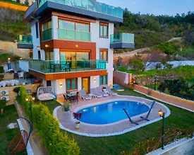 Antalya Alanya'da Geniş Ailelere Uygun, Özel Havuzlu, 5+1 Villa - 2