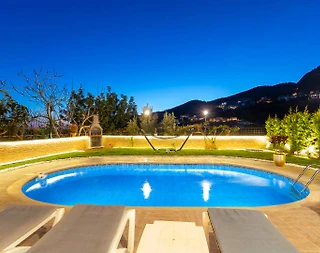 Antalya Alanya'da Geniş Ailelere Uygun, Özel Havuzlu, 5+1 Villa - 5