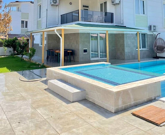 Antalya Serik'te Kalabalık Ailelere Uygun, Özel Havuzlu, Kiralık Villa - 1