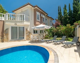 Antalya Belek'te Yemyeşil Bahçeli, Özel Havuzlu, Konforlu Villa - 2