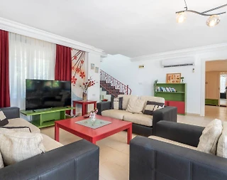 Antalya Belek'te Yemyeşil Bahçeli, Özel Havuzlu, Konforlu Villa - 5