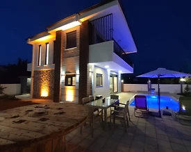 Antalya Kepez'de Doğa İçerisinde, Özel Havuzlu, Lüks Villa - 2