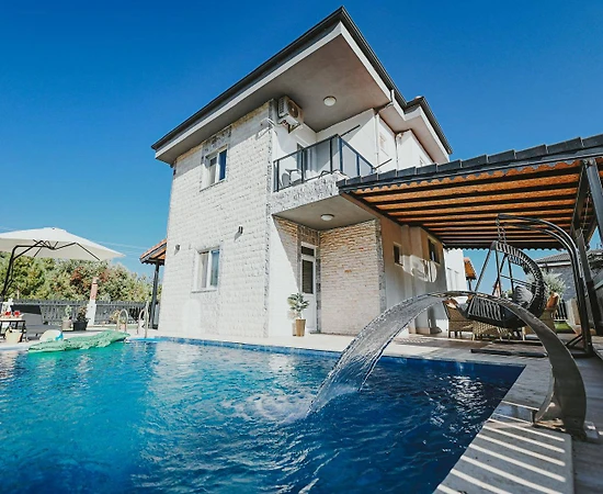 Antalya Demre'de Denize Yakın Konumda, Özel Havuzlu, Kiralık Villa - 1