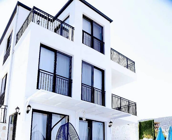 Antalya Demre'de Merkeze Yakın, Özel Havuzlu, Lüks Villa - 1