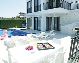 Antalya Demre'de Merkeze Yakın, Özel Havuzlu, Lüks Villa - 2