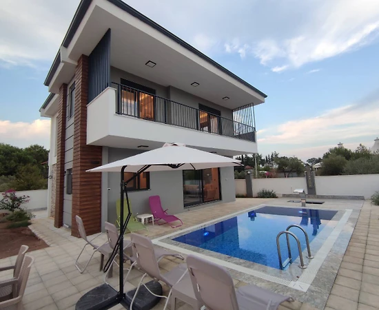 Antalya Kepez'de Doğa İçerisinde, Özel Havuzlu, Lüks Villa - 1