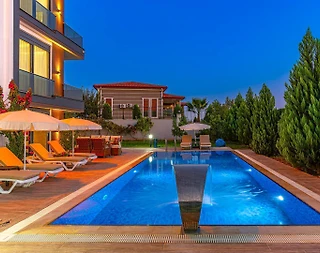 Antalya Döşemealtı'nda Modern Tasarımlı, Özel Havuzlu, Bahçeli Villa - 4