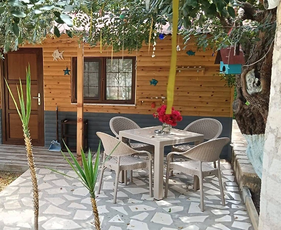 Antalya Finike'de Denize Yakın Konumda, Bahçeli, Konforlu Bungalov - 1